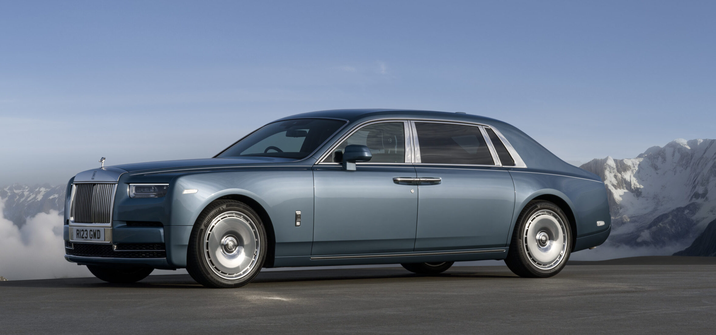 Rolls-Royce Phantom отмечает 100-летие: от королевских кортежей до лимузина Джона Леннона