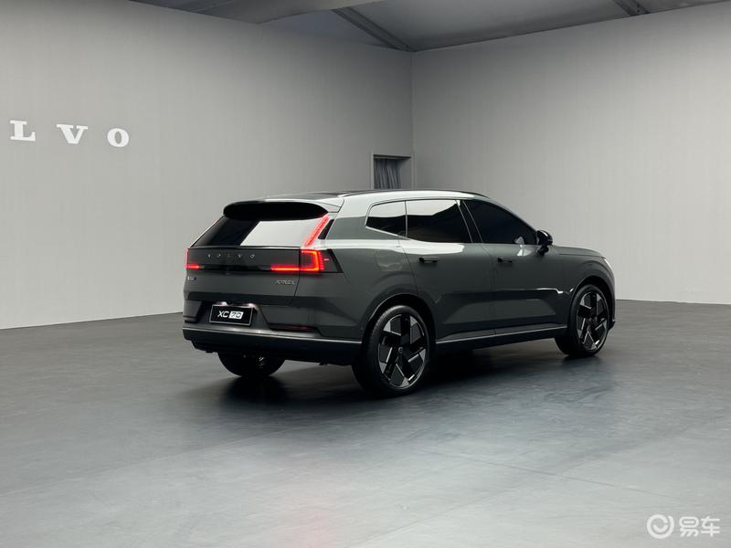 Официально представлен новый Volvo XC70: супергибридная архитектура и запас хода на электричестве более 200 км