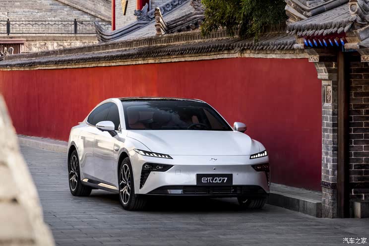 Замена Toyota Corolla за 1,5 млн рублей: новый Dongfeng Yipai eπ007 скоро поступит в продажу