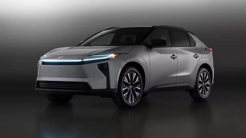 Представлен новый кроссовер Toyota bZ 2026 года: фото, комплектации и характеристики
