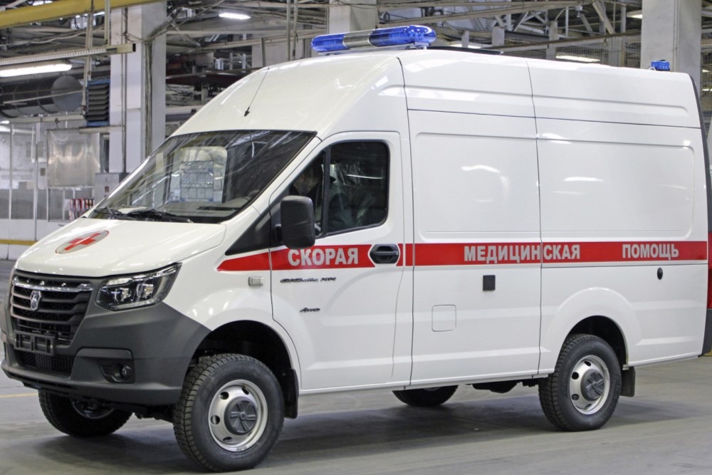 На первом фото показана новая ГАЗель NN для медицинской службы: она подготовлена для бездорожья