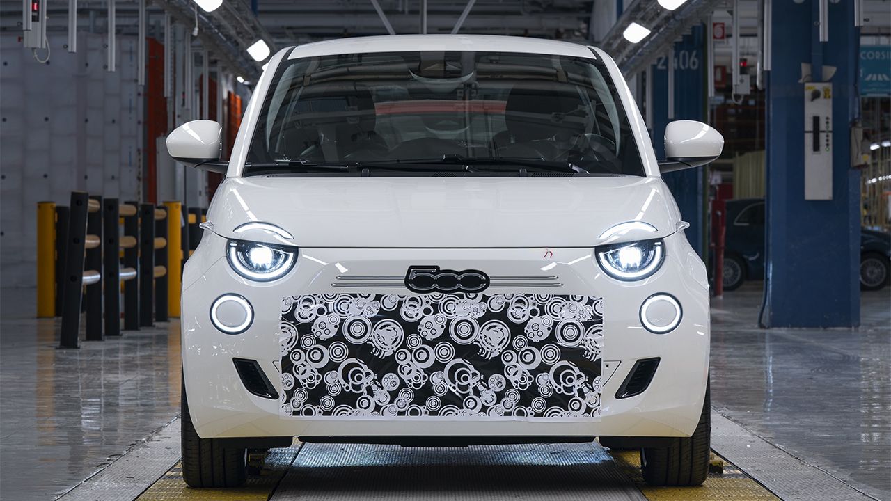 FIAT 500 снова будут продавать в Европе, но уже с новой силовой установкой