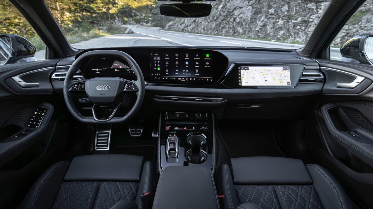 Audi A5 и S5 выходят на новый рынок: объявлены цены и оснащение лифтбека и универсала