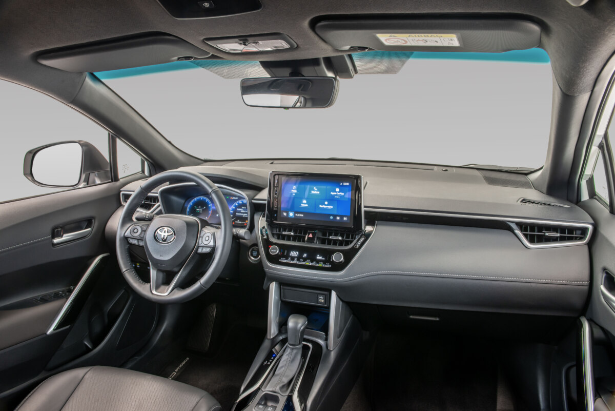 Обновленная Toyota Corolla Cross появится в продаже уже 23 мая: цены и все изменения