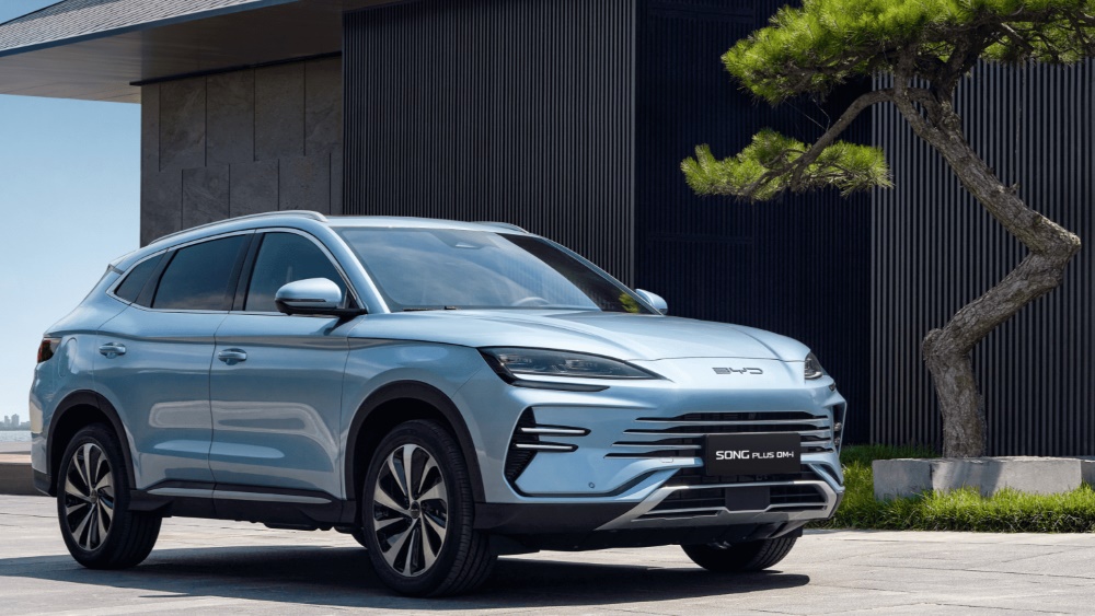 Geely, BYD и Wuling бьют рекорды продаж в Китае: названы самые популярные модели в Поднебесной