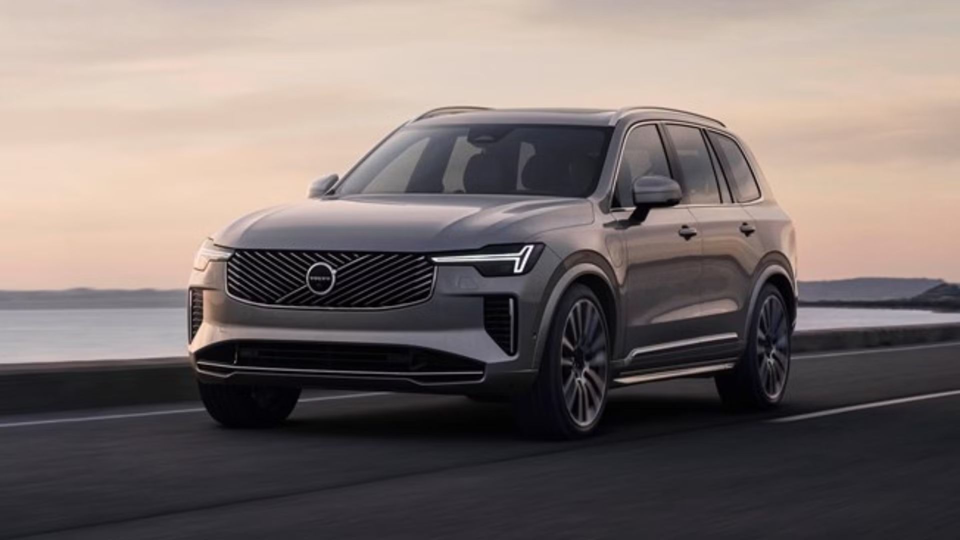 Самые популярные внедорожники Volvo вот-вот станут гибридами американского производства