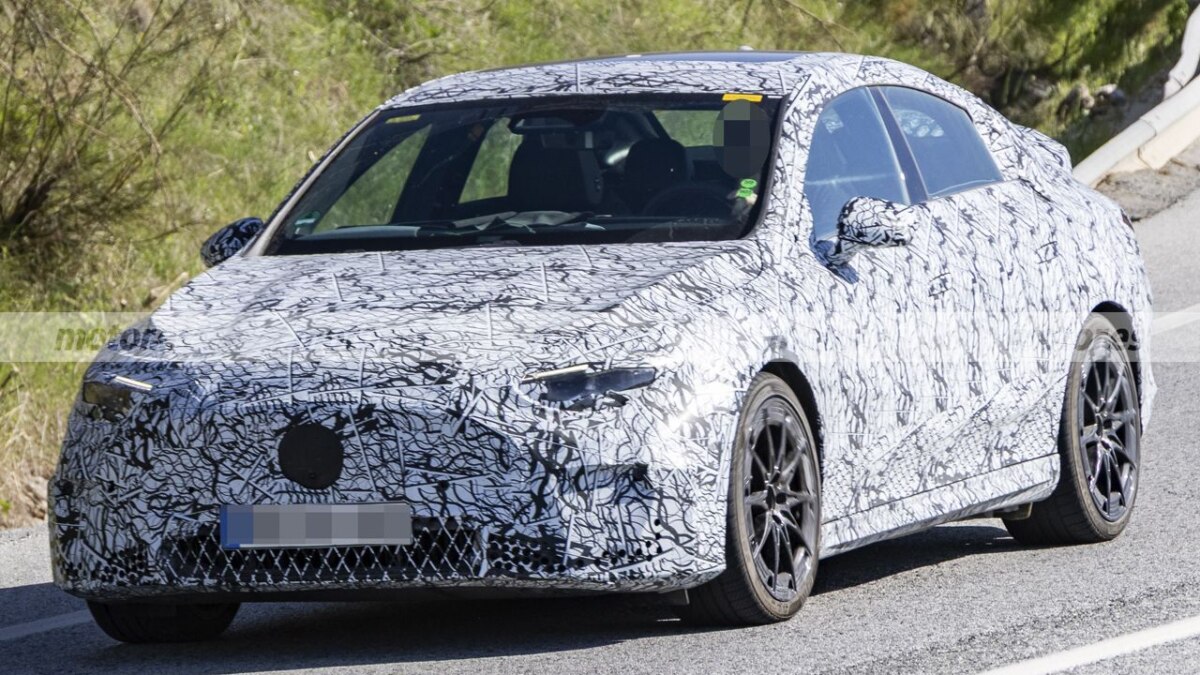 Новый Mercedes-AMG CLA отправился на дорожные испытания в сложных условиях: опубликованы фото