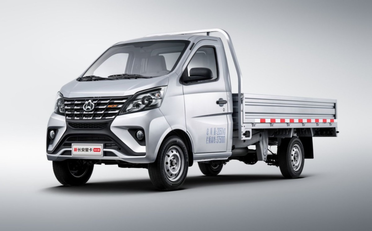 Changan выпустил удлиненную версию фургона Kaicheng Xingka по цене всего 450 тысяч рублей