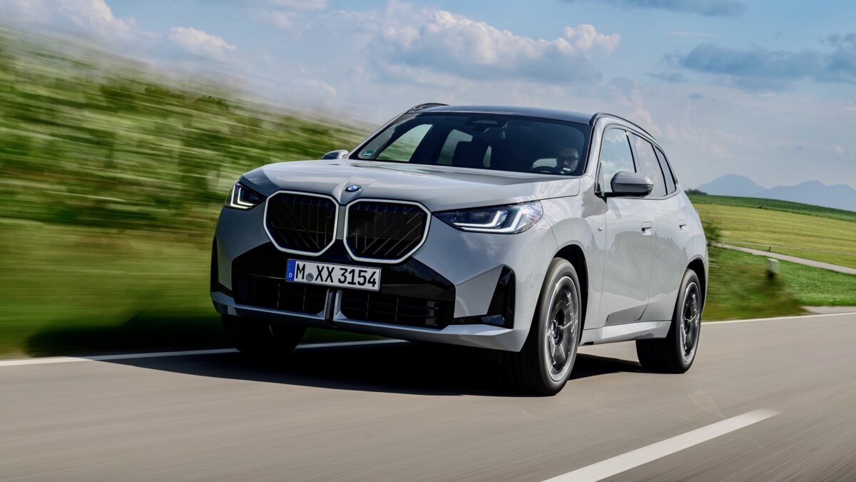 Компания BMW добавила в линейку кроссовера X3 новый мощный дизельный вариант: цены и характеристики