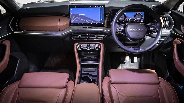 Стартовали поставки новой Skoda Kodiaq второго поколения: кроссовер оценили в 4,5 млн рублей