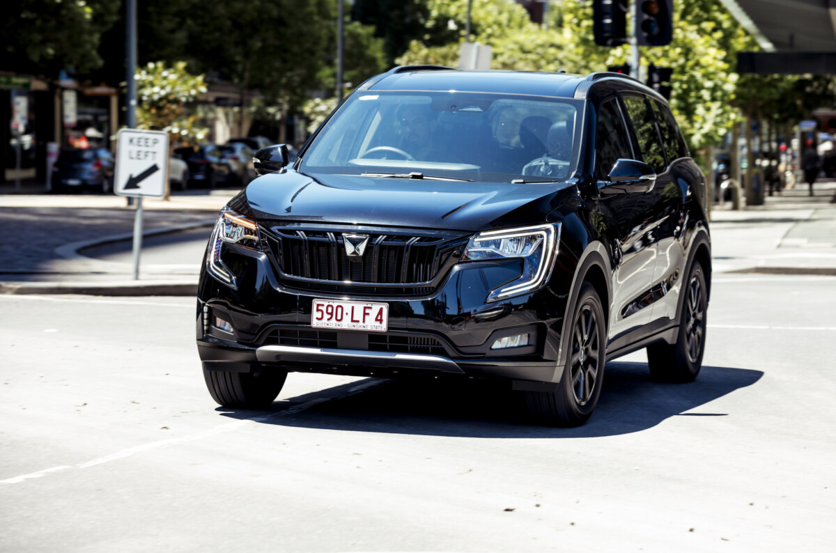 Mahindra обрушила цены на свои кроссоверы XUV700 и Scorpio: но предложение действует ограниченный период