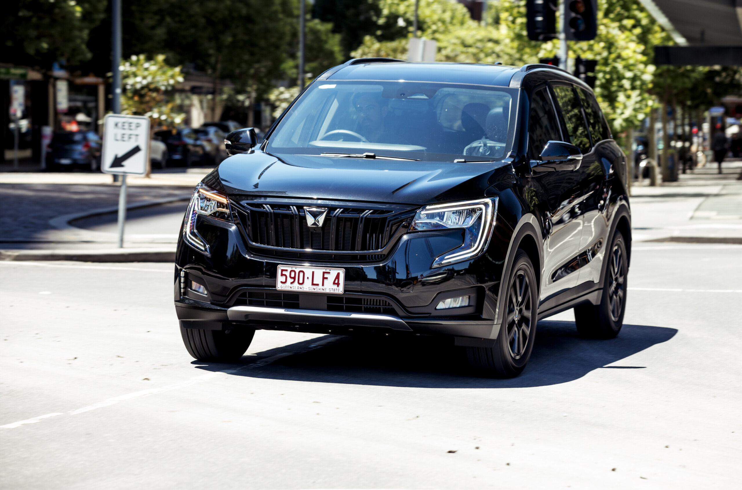 Mahindra обрушила цены на свои кроссоверы XUV700 и Scorpio: но предложение действует ограниченный период