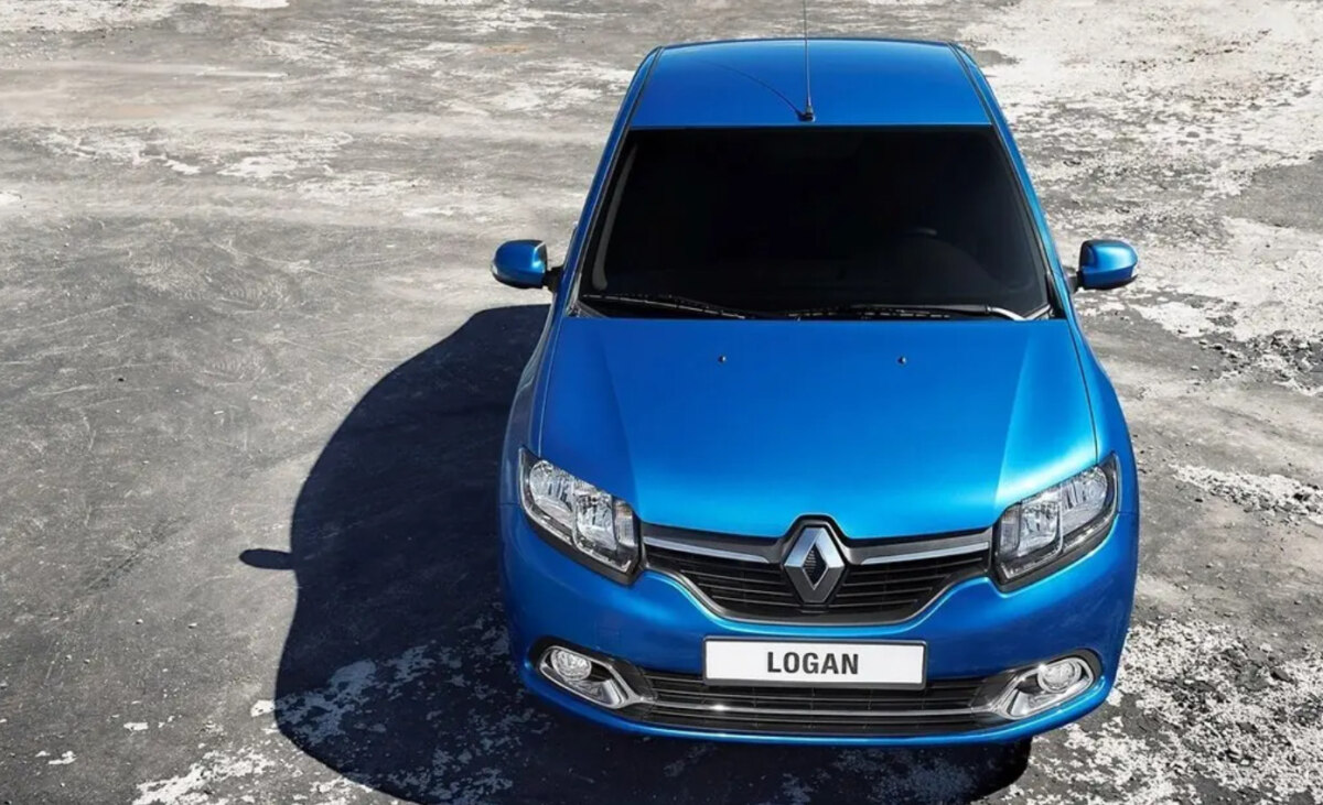 В продаже появился 10-летний Renault Logan с пробегом 2 750 км: его можно купить за 600 тысяч