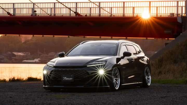 Представлена особая версия Toyota Crown 2025: ее назвали альтернативой кроссоверам