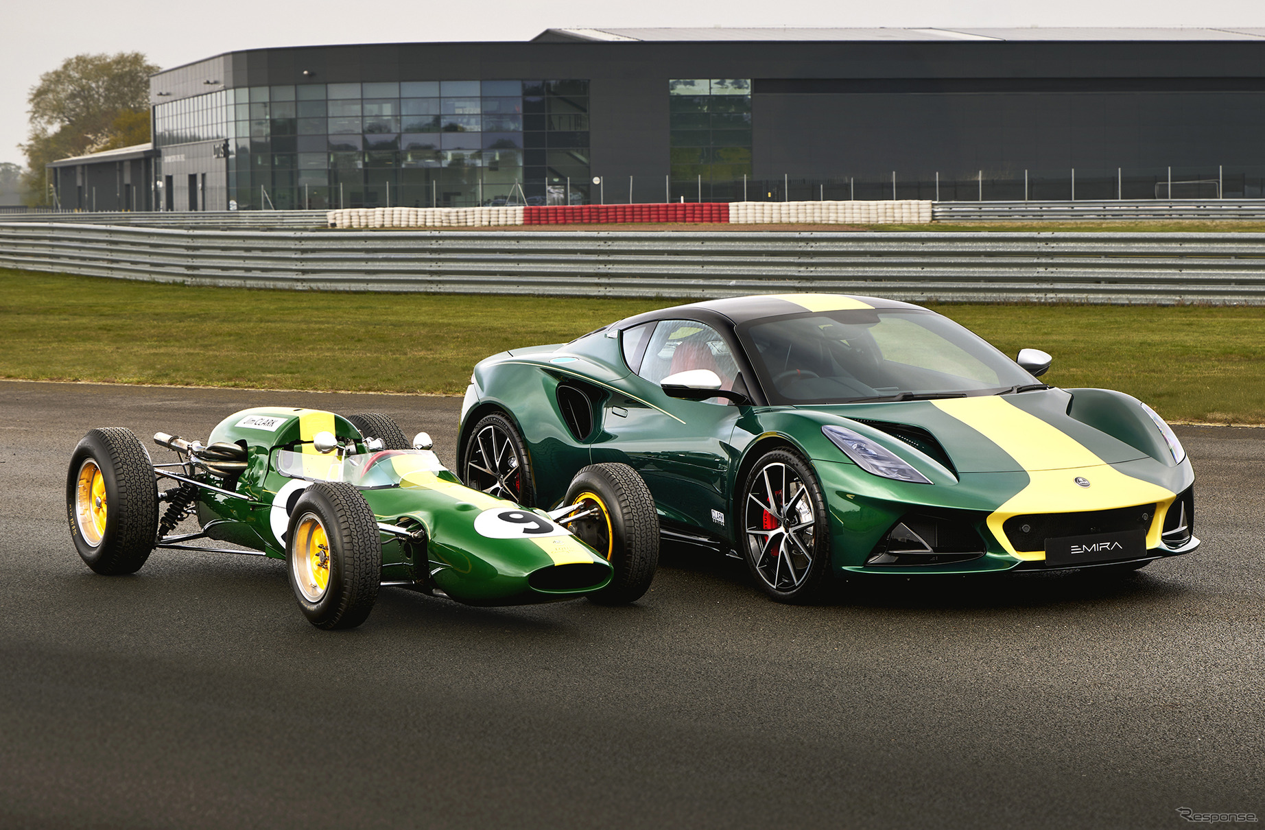 Дебютировал суперкар Lotus Emira в новой версии Clark Edition, которую будет сложно купить