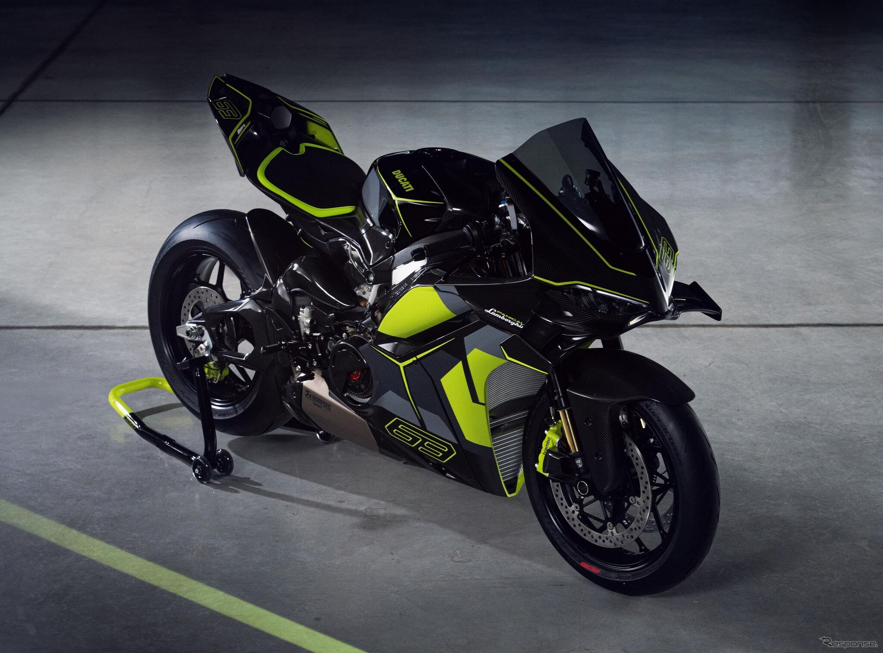 Ducati представил новый мотоцикл Panigale V4 Lamborghini, созданный совместно с известной маркой суперкаров