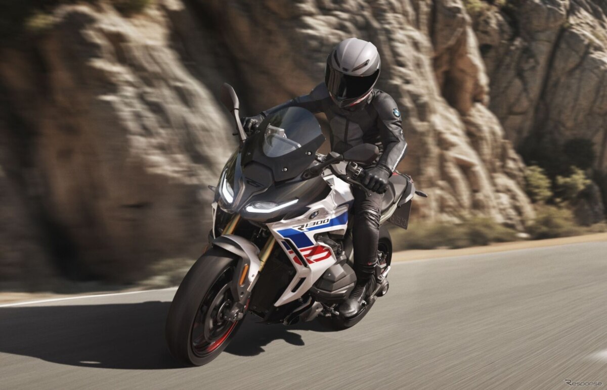 Представлен новый туристический мотоцикл BMW R 1300 RS: баварской модели переработали все