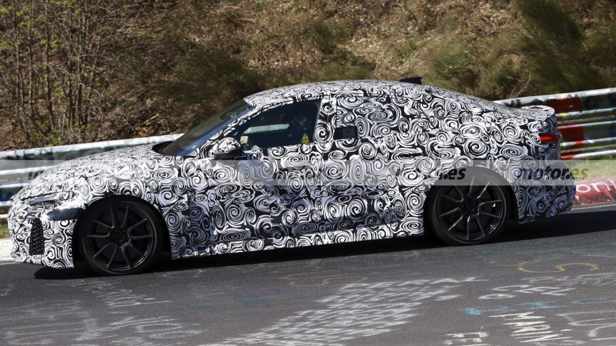 Новый «заряженный» Audi RS 5 вышел на испытания: у него будет мощность дорогих спорткаров