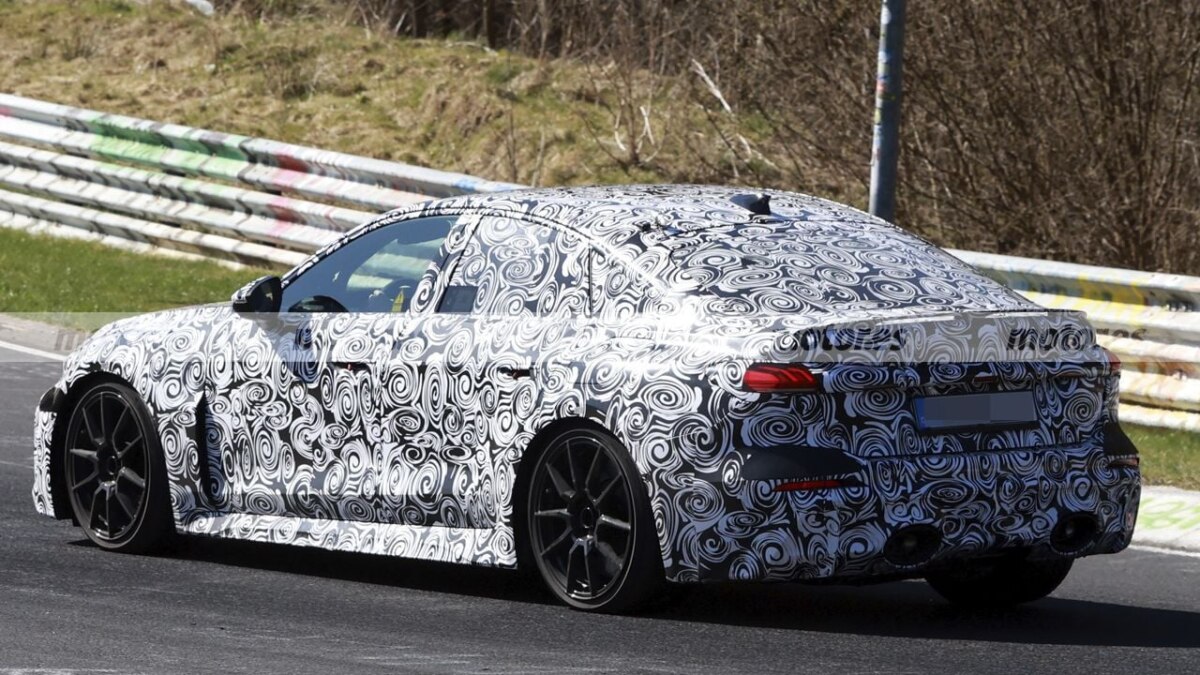 Новый «заряженный» Audi RS 5 вышел на испытания: у него будет мощность дорогих спорткаров