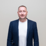 Юрий Иванов