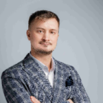 Роман Степанов